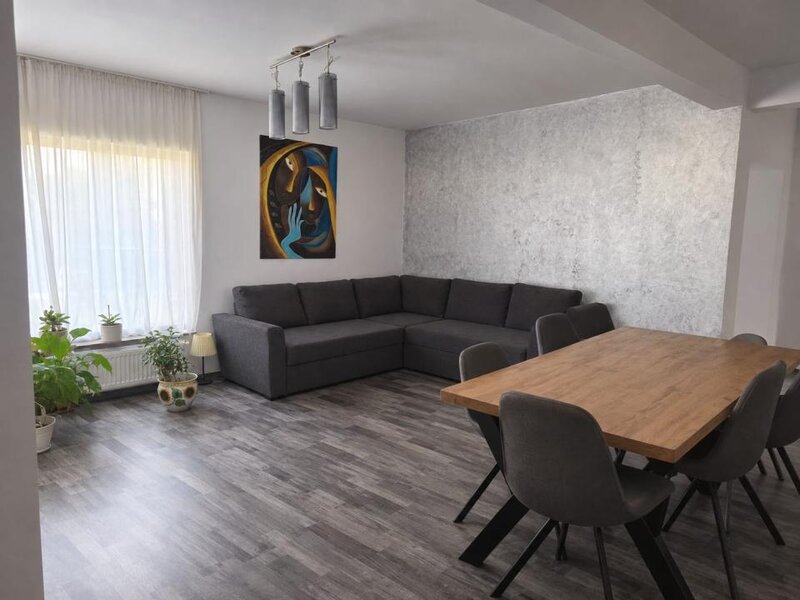 Darza (Buftea), casa, carport, curte cocheta, utilata si mobilata